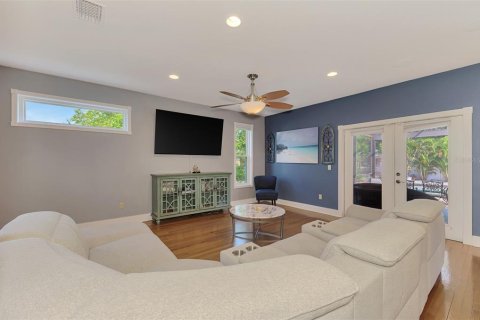 Villa ou maison à louer à Sarasota, Floride: 3 chambres, 253.34 m2 № 2431130 - photo 16