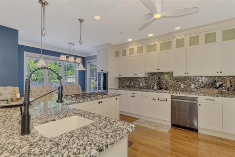 Villa ou maison à louer à Sarasota, Floride: 3 chambres, 253.34 m2 № 2431130 - photo 5