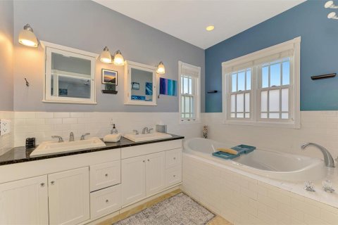 Villa ou maison à louer à Sarasota, Floride: 3 chambres, 253.34 m2 № 2431130 - photo 28