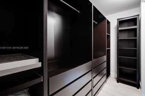 Apartment in Miami, Florida 3 bedrooms, 141.77 sq.m. № 2074931 - photo 19
