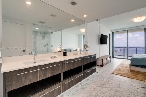Apartment in Miami, Florida 3 bedrooms, 141.77 sq.m. № 2074931 - photo 18