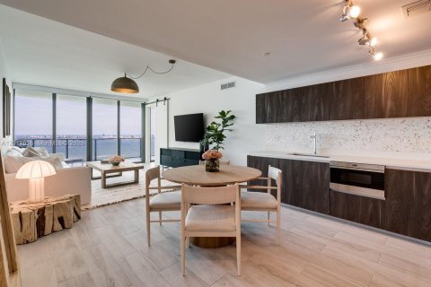 Apartment in Miami, Florida 3 bedrooms, 141.77 sq.m. № 2074931 - photo 2