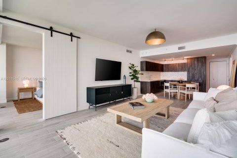 Apartment in Miami, Florida 3 bedrooms, 141.77 sq.m. № 2074931 - photo 9