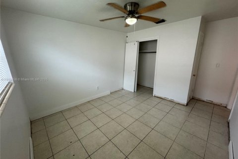 Villa ou maison à louer à Hialeah, Floride: 2 chambres, 97.55 m2 № 1966403 - photo 7