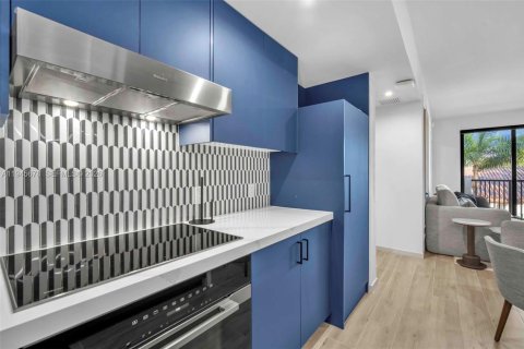 Copropriété à louer à Coral Gables, Floride: 2 chambres № 2152873 - photo 10