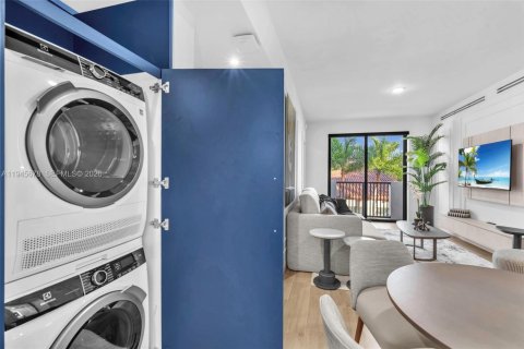 Copropriété à louer à Coral Gables, Floride: 2 chambres № 2152873 - photo 11