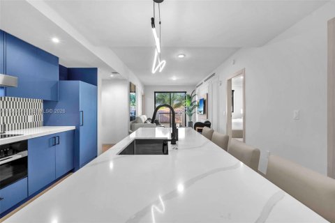 Copropriété à louer à Coral Gables, Floride: 2 chambres № 2152873 - photo 9