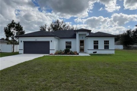 House in Citrus Springs, Florida 4 bedrooms, 164.81 sq.m. № 1884036 - photo 1