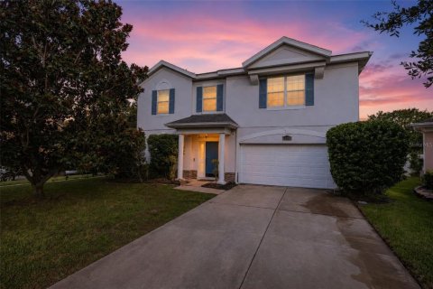 House in Orlando, Florida 5 bedrooms, 260.59 sq.m. № 2277877