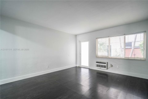 Apartment in Miami Beach, Florida 46.45 sq.m. № 2401355 - photo 5