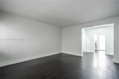 Apartment in Miami Beach, Florida 46.45 sq.m. № 2401355 - photo 4