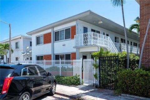 Apartment in Miami Beach, Florida 46.45 sq.m. № 2401355 - photo 13