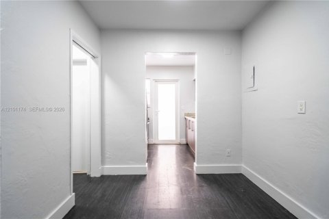 Apartment in Miami Beach, Florida 46.45 sq.m. № 2401355 - photo 6