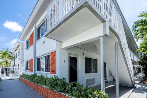 Studio in Miami Beach, Florida № 2401355