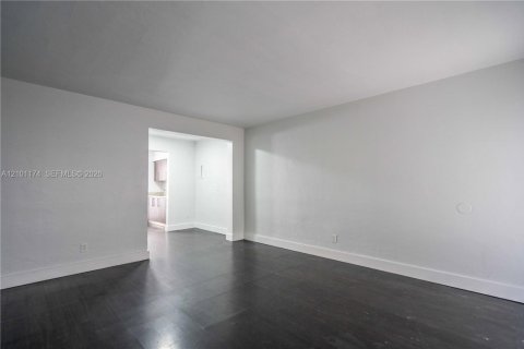 Apartment in Miami Beach, Florida 46.45 sq.m. № 2401355 - photo 3