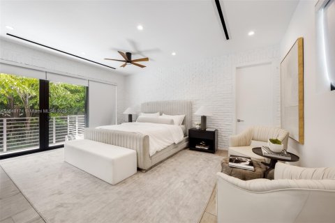 House in Miami, Florida 4 bedrooms, 272.58 sq.m. № 1851963 - photo 21