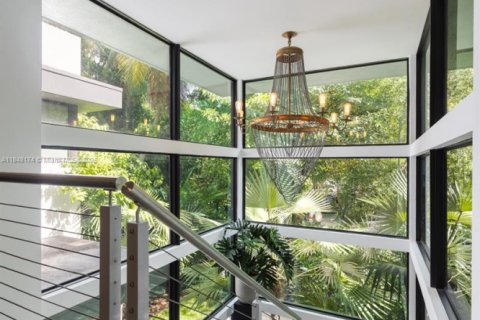 House in Miami, Florida 4 bedrooms, 272.58 sq.m. № 1851963 - photo 19