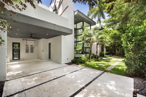 House in Miami, Florida 4 bedrooms, 272.58 sq.m. № 1851963 - photo 5