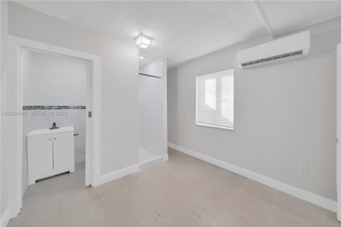 Commercial property in Miami, Florida 2 bedrooms, 155.33 sq.m. № 2086962 - photo 6
