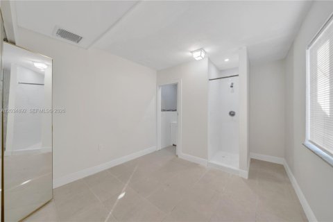 Commercial property in Miami, Florida 2 bedrooms, 155.33 sq.m. № 2086962 - photo 4