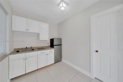 Commercial property in Miami, Florida 2 bedrooms, 155.33 sq.m. № 2086962 - photo 3
