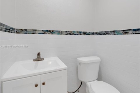 Commercial property in Miami, Florida 2 bedrooms, 155.33 sq.m. № 2086962 - photo 5
