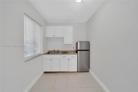 Commercial property in Miami, Florida 2 bedrooms, 155.33 sq.m. № 2086962 - photo 2