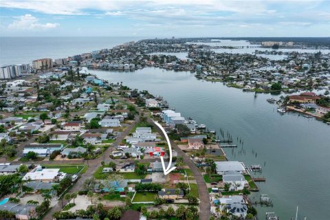 Terreno en venta en Madeira Beach, Florida № 1912985 - foto 10