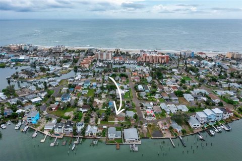 Terreno en venta en Madeira Beach, Florida № 1912985 - foto 12
