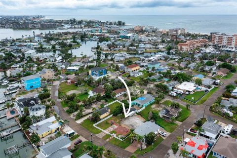 Terreno en venta en Madeira Beach, Florida № 1912985 - foto 14