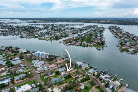 Terreno en venta en Madeira Beach, Florida № 1912985 - foto 9