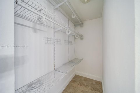 Condo in Sunny Isles Beach, Florida, 2 bedrooms  № 1953460 - photo 13