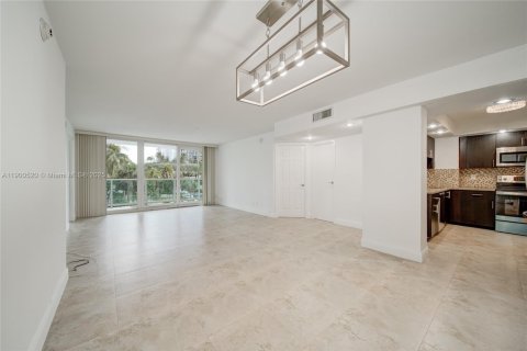 Condo in Sunny Isles Beach, Florida, 2 bedrooms  № 1953460 - photo 5