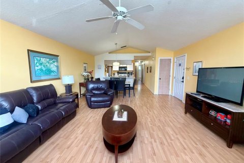 Condo in Kissimmee, Florida, 3 bedrooms  № 2376630 - photo 3