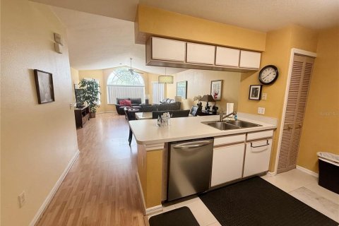Condo in Kissimmee, Florida, 3 bedrooms  № 2376630 - photo 9