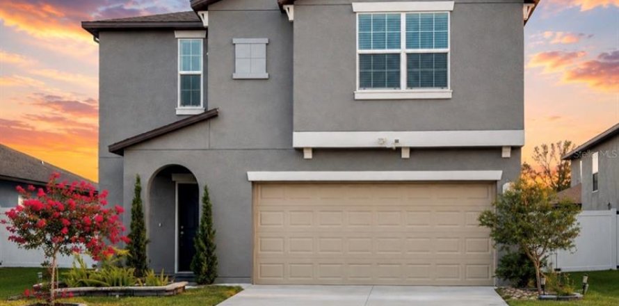 Casa en Zephyrhills, Florida 5 dormitorios, 205.96 m2 № 2316880