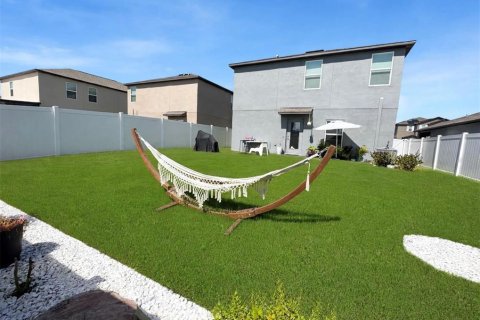 Casa en venta en Zephyrhills, Florida, 5 dormitorios, 205.96 m2 № 2316880 - foto 3