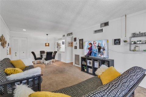 Condominio en alquiler en Orlando, Florida, 1 dormitorio, 60.85 m2 № 1816750 - foto 4