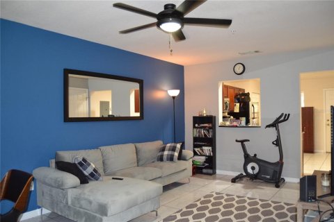 Touwnhouse à louer à Gainesville, Floride: 2 chambres, 104.05 m2 № 2104327 - photo 2