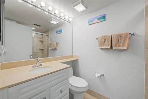 Condo in Clearwater, Florida, 2 bedrooms  № 2211335 - photo 22