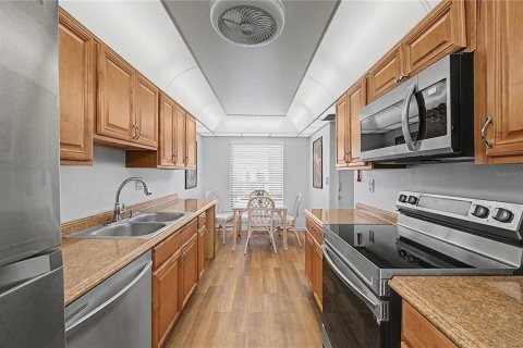 Condo in Clearwater, Florida, 2 bedrooms  № 2211335 - photo 5