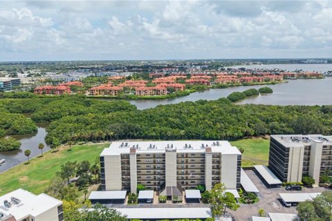 Condo in Clearwater, Florida, 2 bedrooms  № 2211335 - photo 3