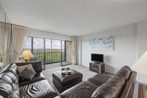 Condo in Clearwater, Florida, 2 bedrooms  № 2211335 - photo 12
