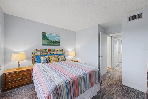Condo in Clearwater, Florida, 2 bedrooms  № 2211335 - photo 26