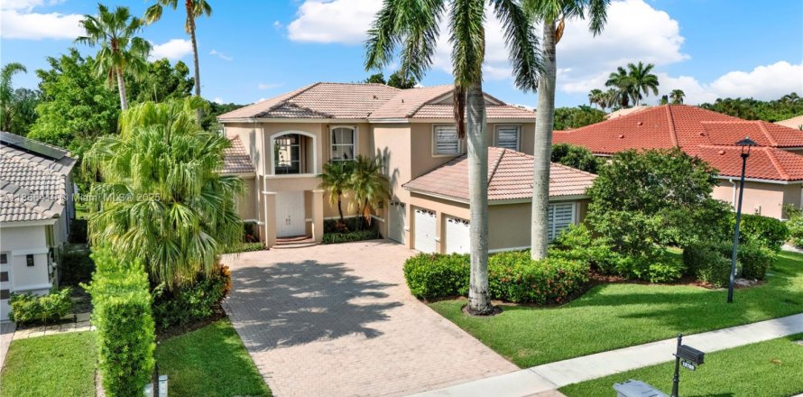 House in Boca Raton, Florida 5 bedrooms, 323.11 sq.m. № 1895926