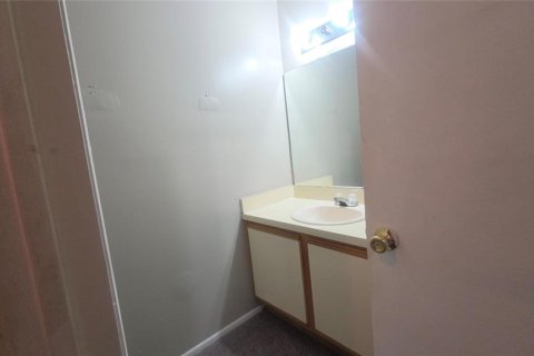 Condo in Orlando, Florida, 1 bedroom  № 2394449 - photo 18