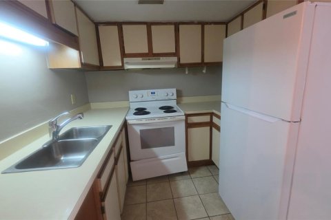 Condo in Orlando, Florida, 1 bedroom  № 2394449 - photo 4