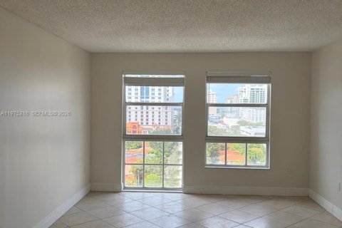 Condo in Miami, Florida, 1 bedroom  № 2043108 - photo 6