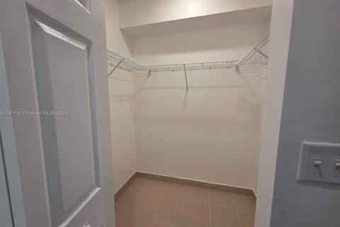 Купить кондоминиум в Катлер-Бей, Флорида 2 спальни, 75.16м2, № 1972944 - фото 10