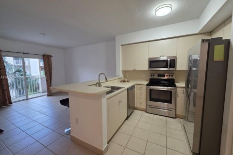 Купить кондоминиум в Катлер-Бей, Флорида 2 спальни, 75.16м2, № 1972944 - фото 1